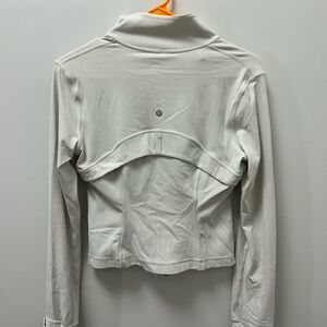 Lululemon Define Cropped Jacket
Nulu -cream and gold